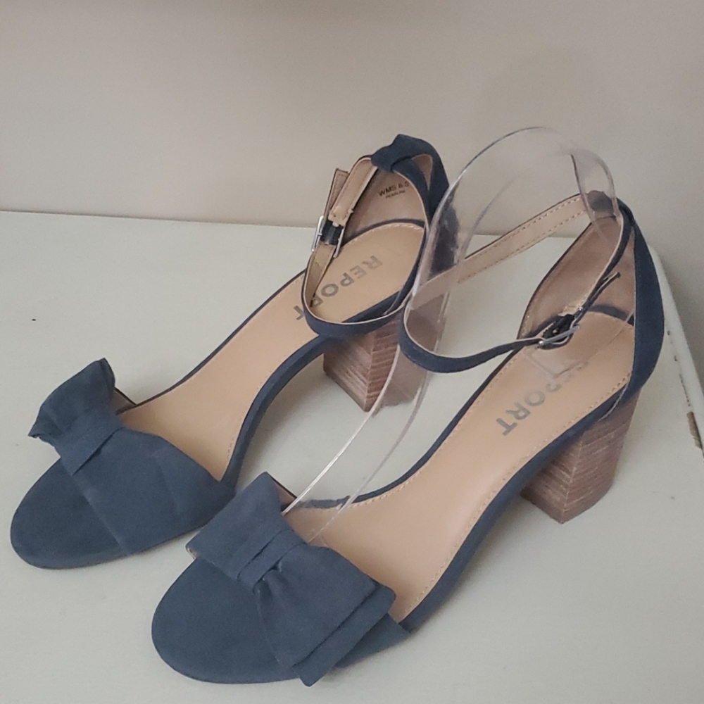Super stylish! Report blue sandal heels size 8.5